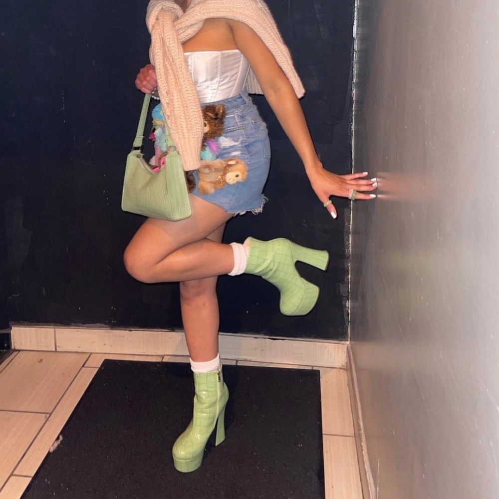 Green platform boots